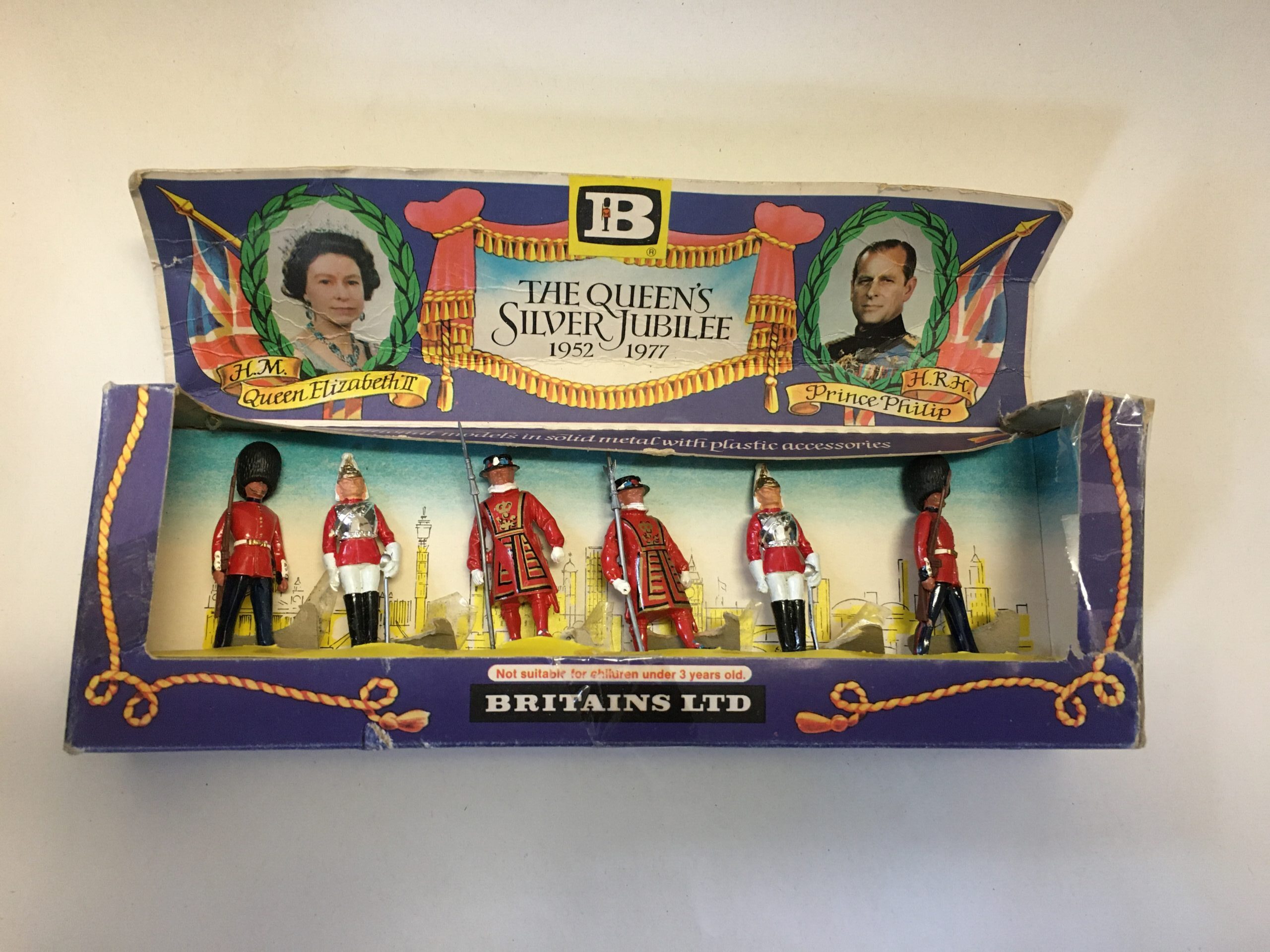 Britains Ltd. Model 7225 "The Queen's Silver Jubilee" toy soldier set released in 1977 to commemorate Queen Elizabeth II's 25th jubilee (1952–1977)