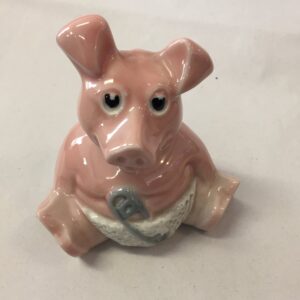 6547(13) sqatting pig