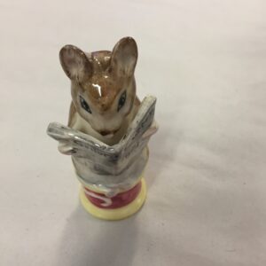 vintage Beswick Beatrix Potter "Tailor of Gloucester" ceramic figurine BP-2 Gold Oval
