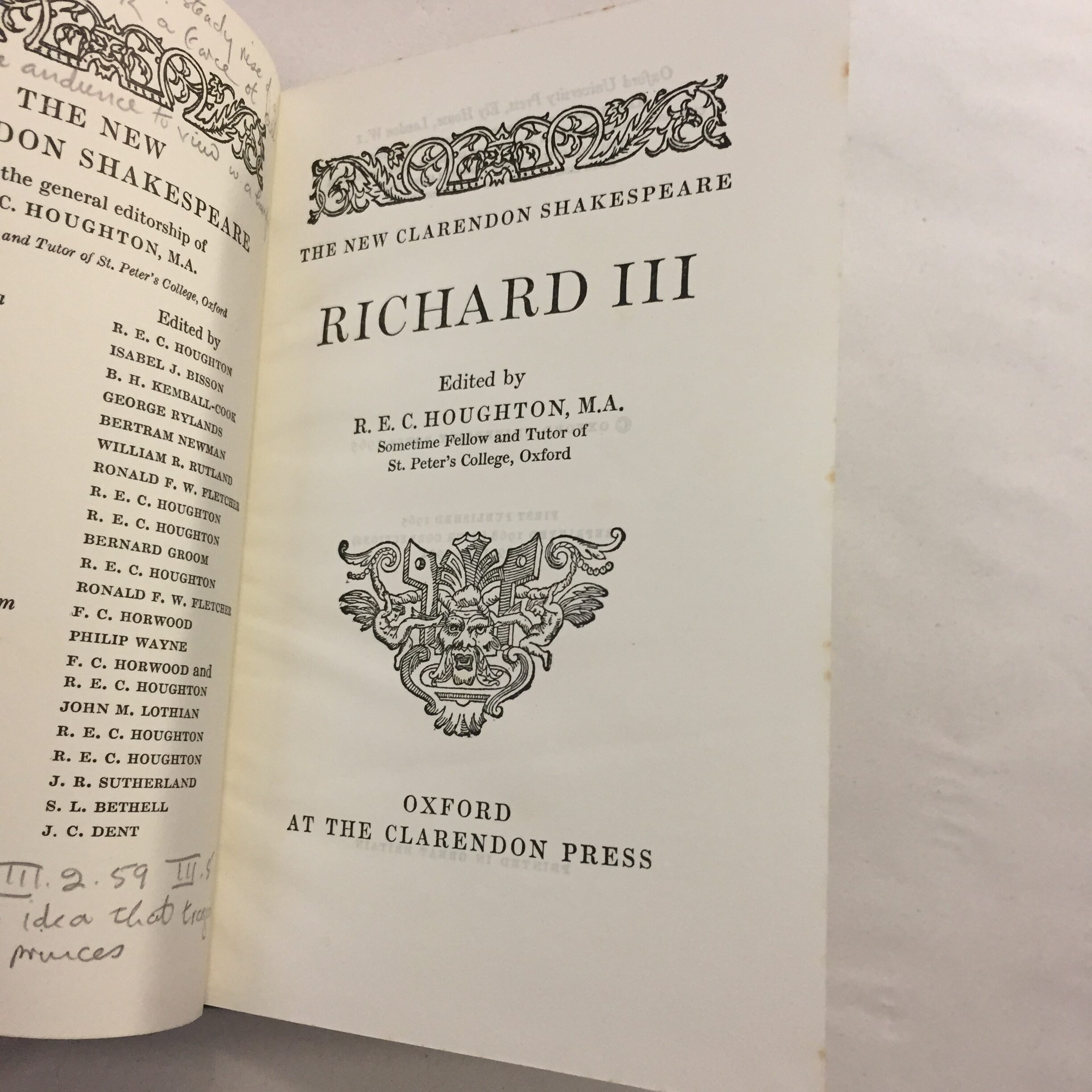 Richard III in The New Clarendon Shakespeare series, edited by R. E. C. Houghton and published by Clarendon Press in Oxford